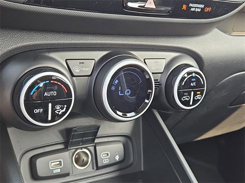 New 2025 Hyundai Venue Limited image 14