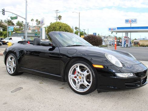 Used 2006 Porsche 911 Carrera RWD image 8