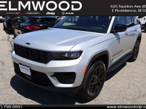 Certified 2025 Jeep Grand Cherokee Altitude AWD/4WD image 1
