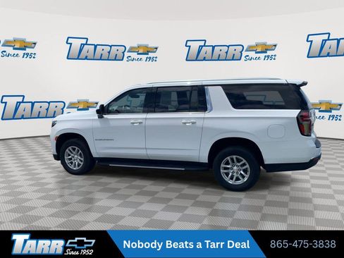 Used 2024 Chevrolet Suburban LT AWD/4WD image 6