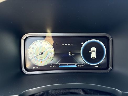 Used 2023 Hyundai Kona Limited image 15