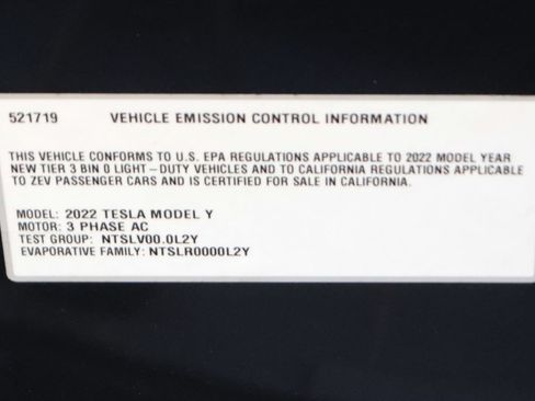 Used 2022 Tesla Model Y Performance AWD/4WD image 15