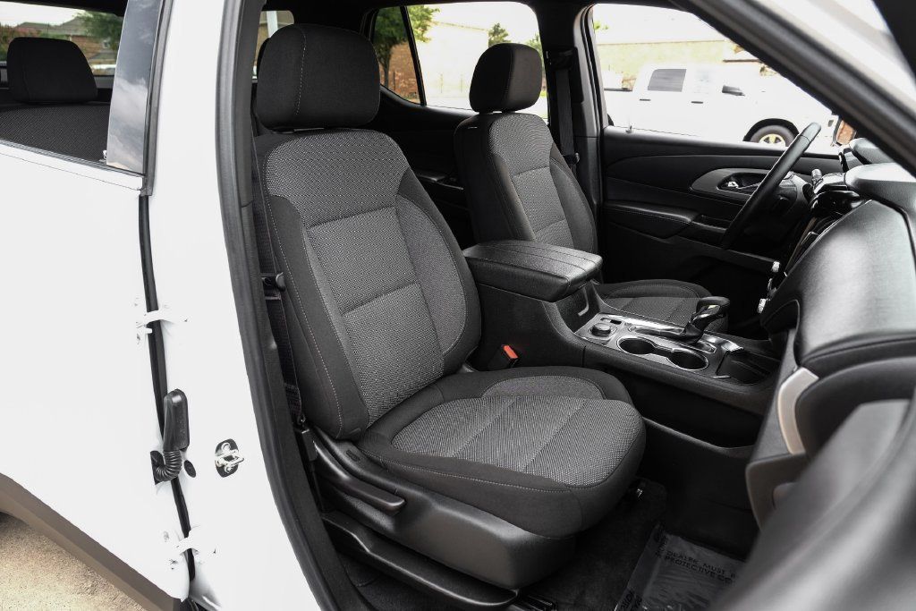 Used 2023 Chevrolet Traverse LT AWD/4WD image 39
