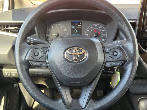Used 2025 Toyota Corolla LE FWD image 20