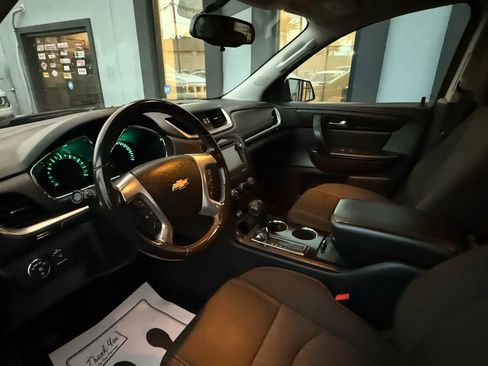 Used 2017 Chevrolet Traverse LT image 13
