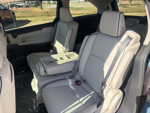 New 2026 Honda Odyssey Touring image 17