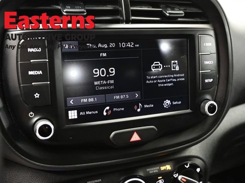 Used 2025 Kia Soul LX w/ LX Technology Package FWD image 18