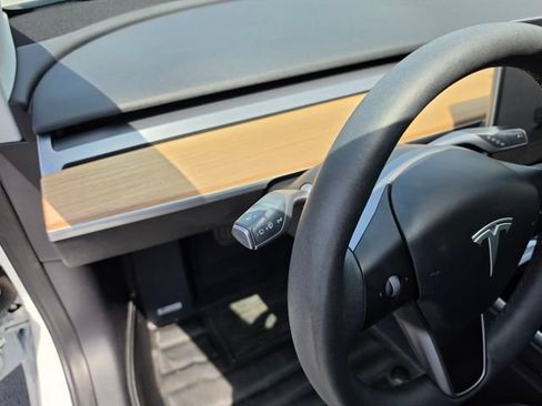 Used 2022 Tesla Model 3 Long Range AWD/4WD image 23