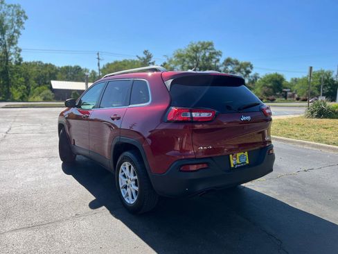 Used 2016 Jeep Cherokee Latitude AWD/4WD image 6