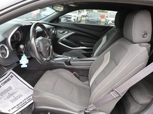 Used 2017 Chevrolet Camaro LT RWD image 13