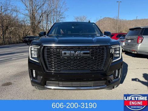 Used 2023 GMC Yukon Denali Ultimate AWD/4WD image 3