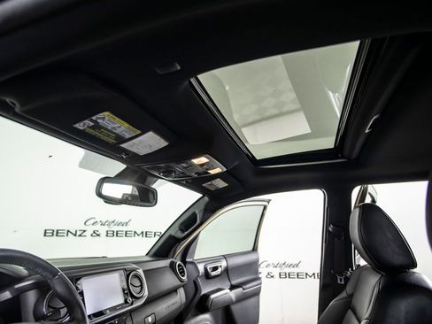 Used 2020 Toyota Tacoma TRD Off-Road w/ TRD Premium Off Road Package image 26