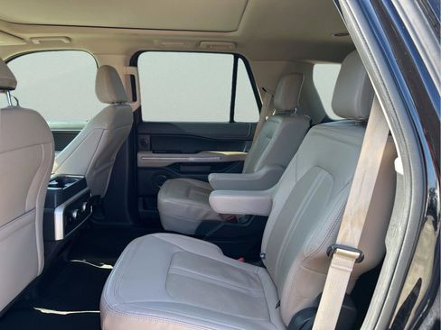 Used 2024 Ford Expedition Limited image 27