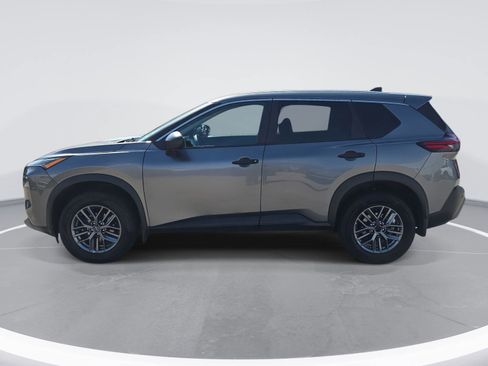 Used 2023 Nissan Rogue S image 8