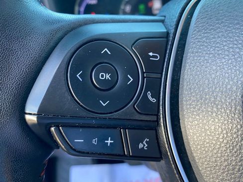 Used 2021 Toyota RAV4 SE image 27