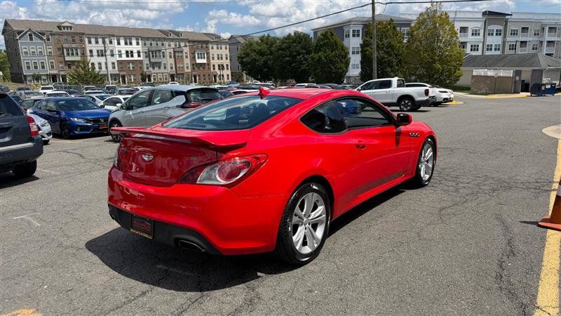 Used 2010 Hyundai Genesis 3.8 RWD image 11