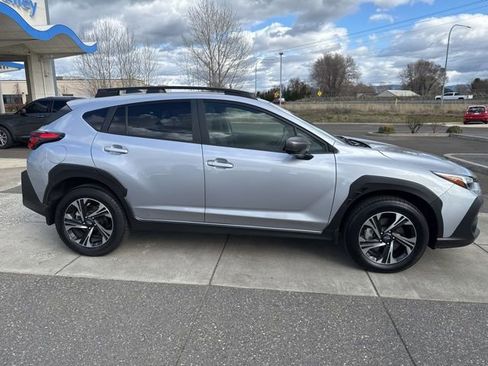 Used 2024 Subaru Crosstrek 2.0i Premium w/ Crosstrek Mirror Package image 3