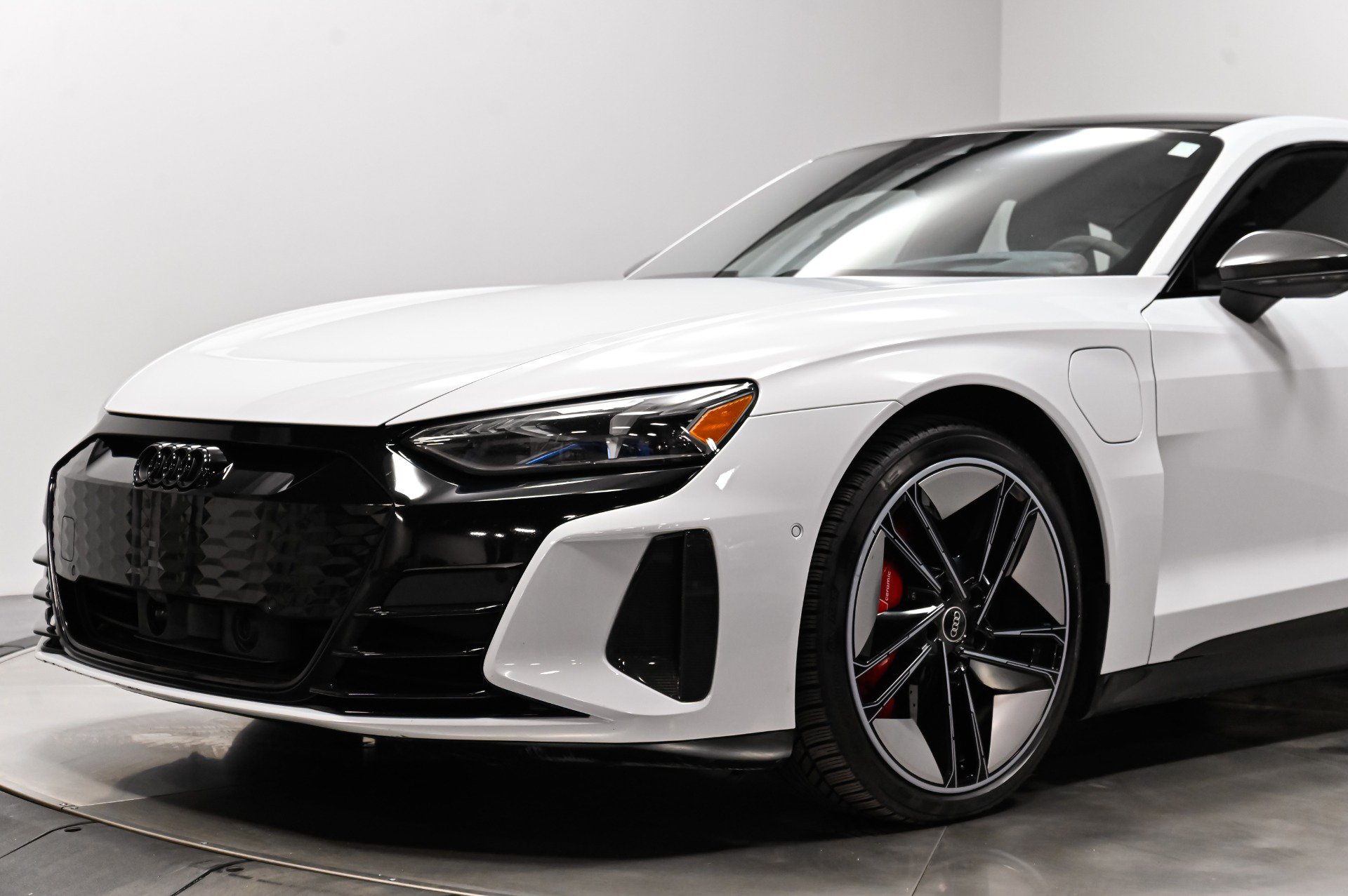 Used 2022 Audi RS e-tron GT w/ Year 1 Package AWD/4WD image 5