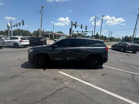 Used 2020 GMC Terrain SLE w/ Driver Convenience Package FWD image 8