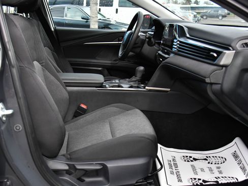 Used 2025 Toyota Camry LE image 42