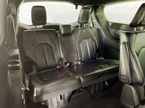 Used 2024 Chrysler Pacifica Limited FWD image 26