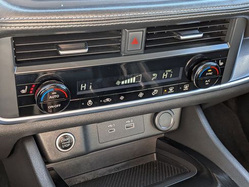 Used 2023 Nissan Rogue SV w/ SV Premium B Package image 25