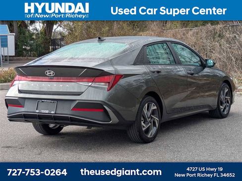 Used 2025 Hyundai Elantra Sport image 5