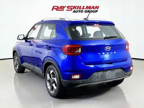 Used 2025 Hyundai Venue SEL FWD image 5