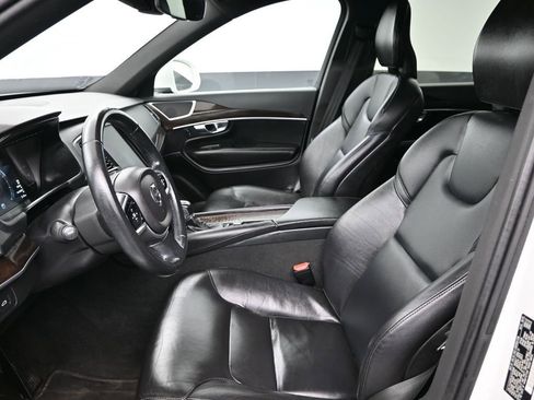 Used 2019 Volvo XC90 T5 Momentum image 25