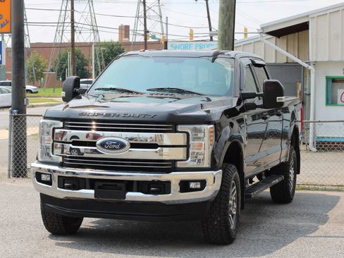 Used 2018 Ford F250 Lariat w/ Snow Plow Prep Package AWD/4WD image 3
