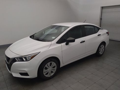 Used 2022 Nissan Versa S FWD image 2