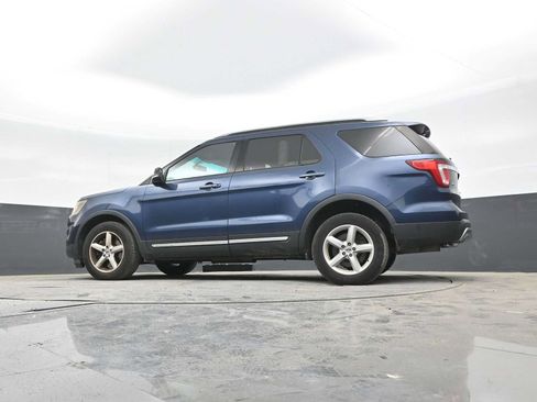 Used 2016 Ford Explorer XLT w/ Equipment Group 202A AWD/4WD image 24