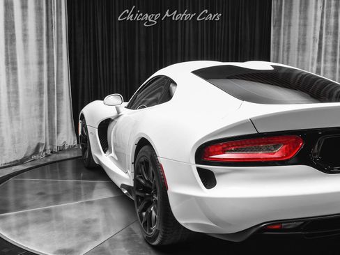 Used 2013 SRT Viper GTS w/ GTS Laguna Interior Pkg image 30