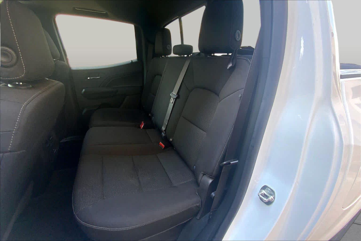 Used 2024 Chevrolet Colorado LT w/ LT Convenience Package II AWD/4WD image 21