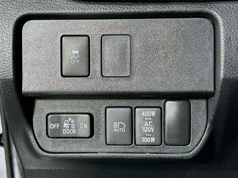 Used 2021 Toyota Tacoma TRD Off-Road w/ TRD Premium Off Road Package image 10