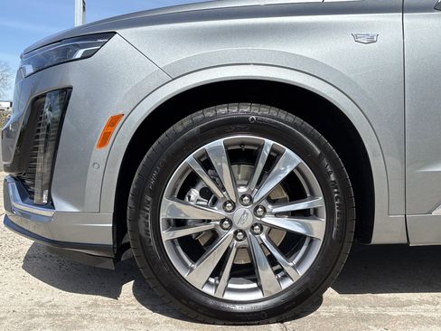Used 2024 Cadillac XT6 Premium Luxury w/ Platinum Package image 17