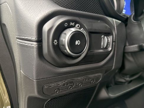 New 2025 Jeep Wrangler Unlimited Rubicon image 17