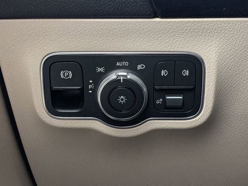 Used 2021 Mercedes-Benz GLA 250 w/ Premium Package image 20