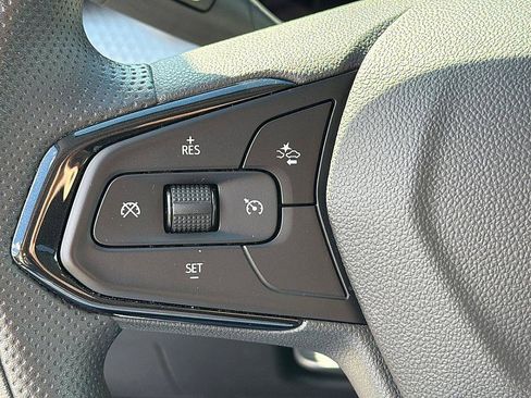 Used 2025 Chevrolet Trax LT image 14