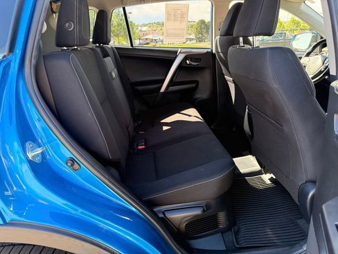 Used 2017 Toyota RAV4 AWD Hybrid image 29