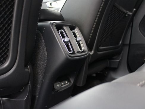 Used 2021 Volvo XC40 T5 Momentum image 22