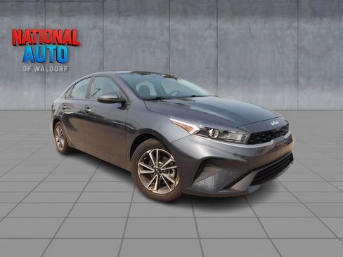 Used 2023 Kia Forte LXS w/ LXS Technology Package FWD image 1