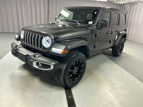 Used 2025 Jeep Wrangler Unlimited Sahara w/ Safety Group image 3