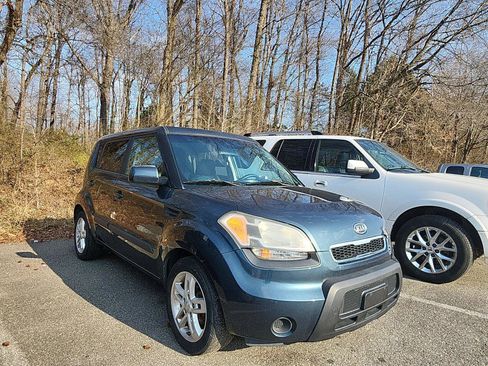 Used 2011 Kia Soul + w/ Audio Pkg image 5