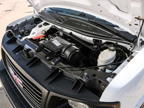 Used 2017 GMC Savana 3500 LS image 36