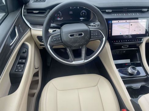 New 2026 Jeep Grand Cherokee L Limited RWD image 9