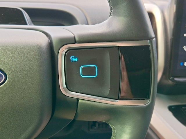 Used 2025 Ford Expedition Active AWD/4WD image 18