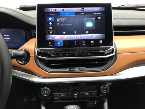 Certified 2024 Jeep Compass Limited w/ Elite Group image 23