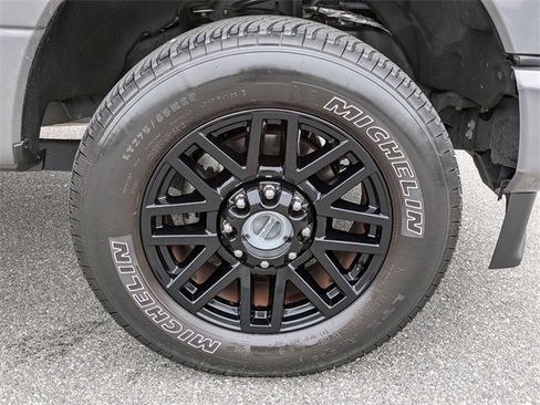 Certified 2022 Ford F250 Lariat w/ Black Appearance Package image 11