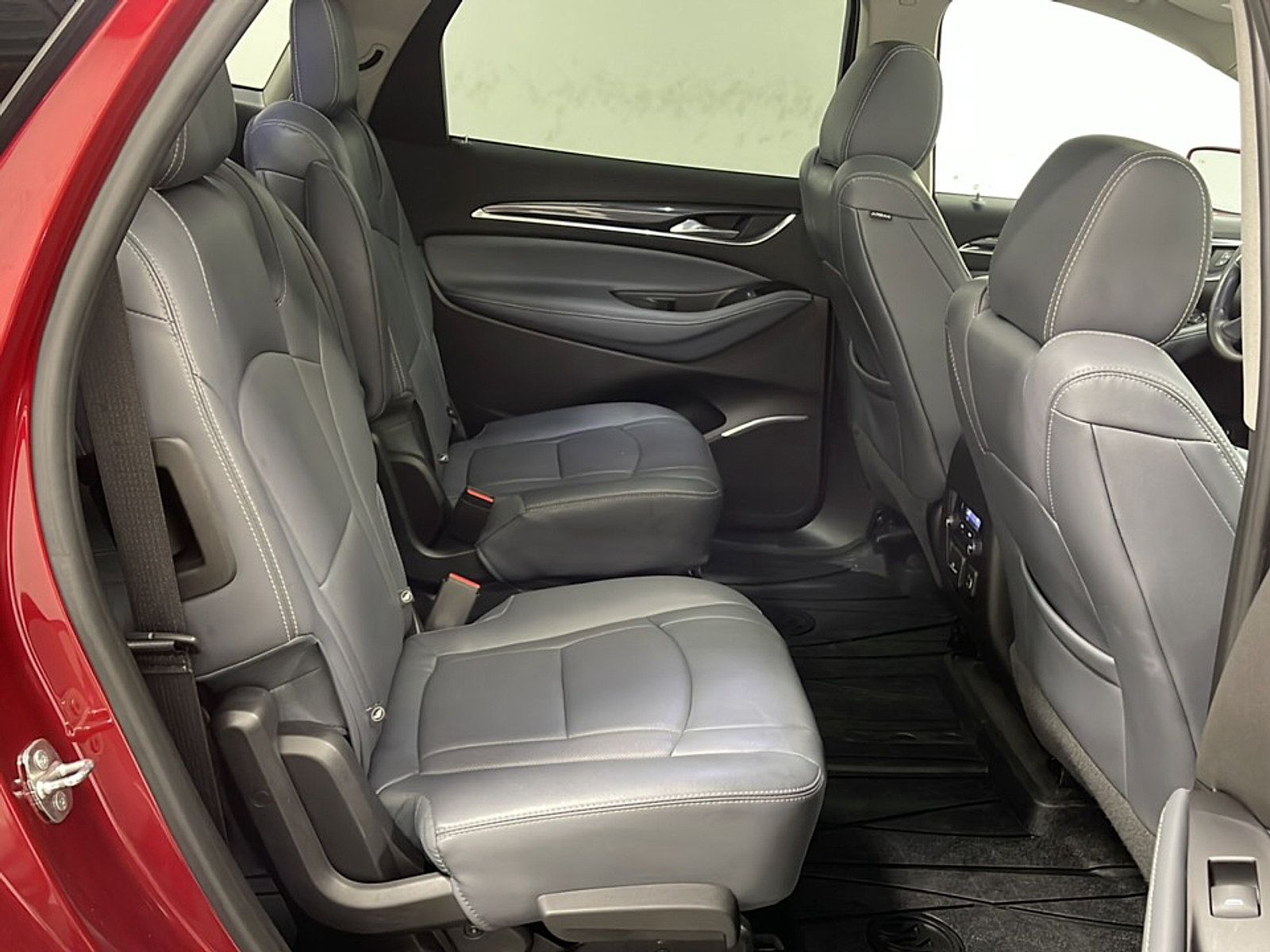 Used 2018 Buick Enclave Essence FWD image 21